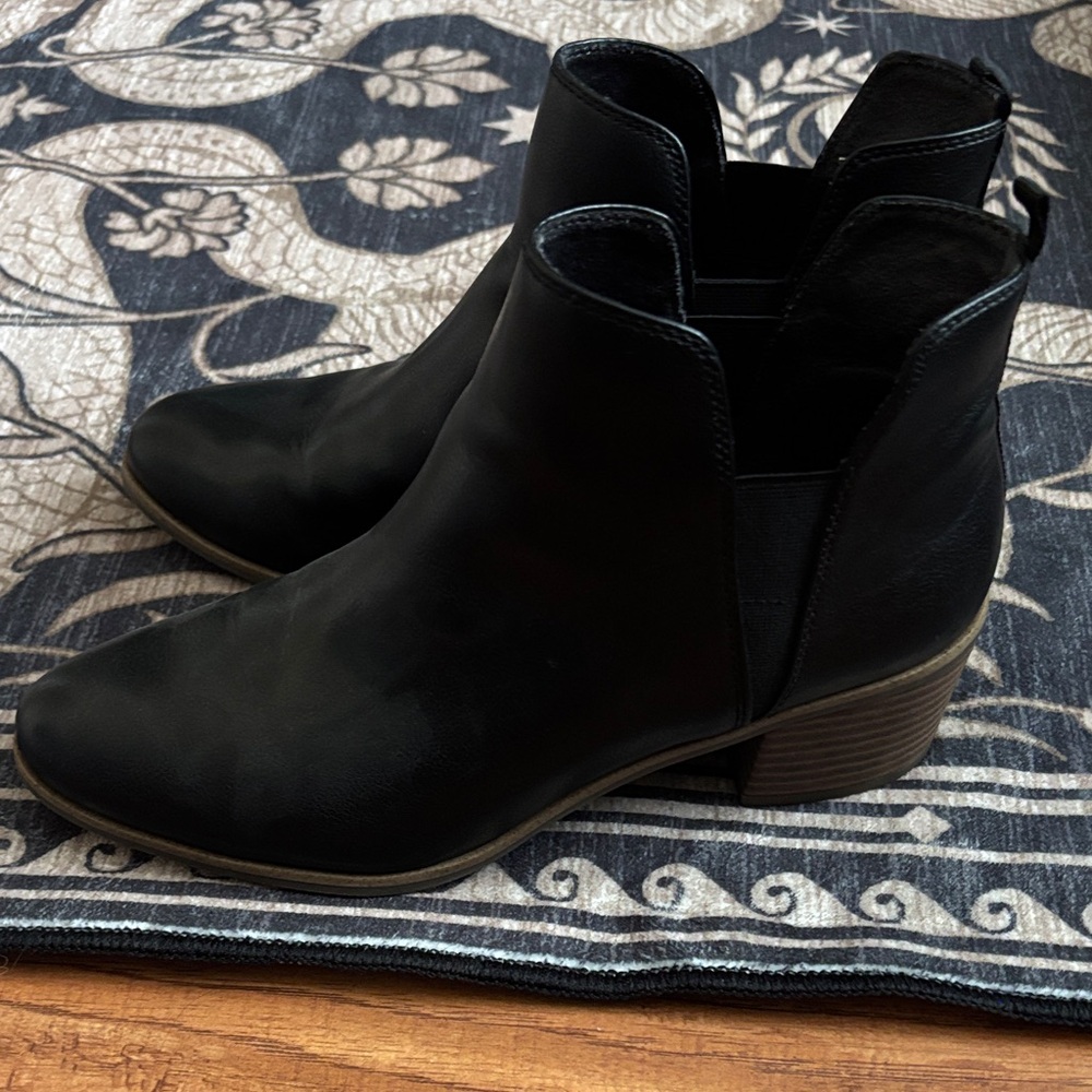 Dr. Scholl's Classic Black Ankle Booties